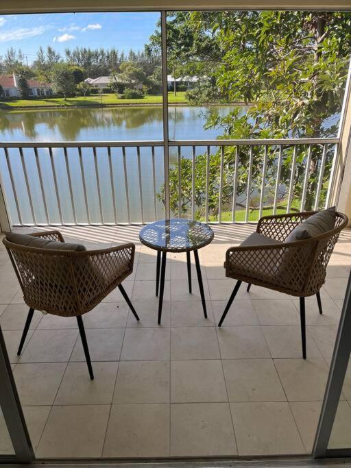 Great Location With Lake View North North Naples 외부 사진